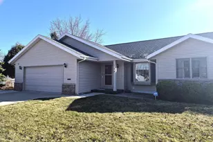 1828 N Claremont Dr, Janesville, WI 53545 - Photo 3