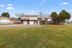 3636 W Rockport Rd, Janesville, WI 53548 - Photo 3