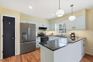 126 Merryturn Rd, Madison, WI 53714 - Photo 7