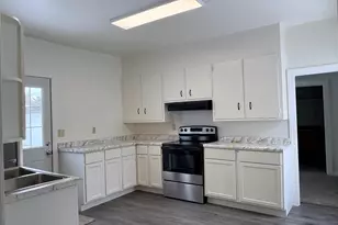 17 W Prospect St, Rhinelander, WI 54501 - Photo 3