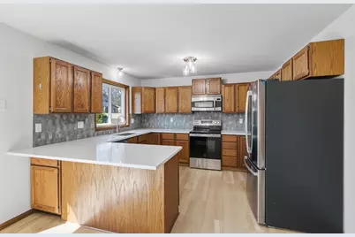 6408 Fox Run, Mcfarland, WI 53558 - Photo 3