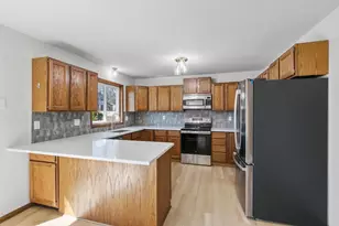 6408 Fox Run, Mcfarland, WI 53558 - Photo 3