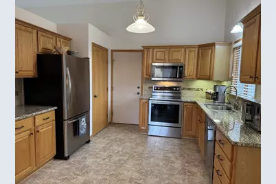 2070 Cobblestone Court, Beloit, WI 53511 - Photo 13