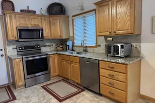 2070 Cobblestone Ct, Beloit, WI 53511 - Photo 7