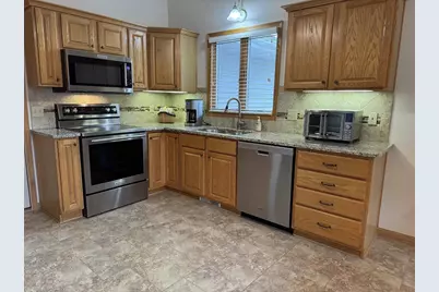 2070 Cobblestone Court, Beloit, WI 53511 - Photo 9