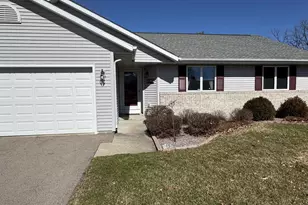 2070 Cobblestone Ct, Beloit, WI 53511 - Photo 3