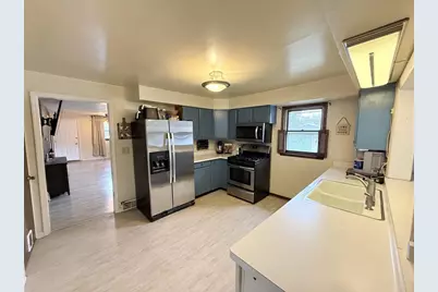 2127 Rockport Road, Janesville, WI 53548 - Photo 9