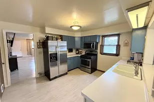 2127 Rockport Rd, Janesville, WI 53548 - Photo 9