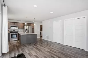 1406 Thoreau Dr, Sun Prairie, WI 53590 - Photo 9