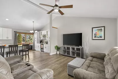 6318 Seven Pines Avenue, Madison, WI 53718 - Photo 9