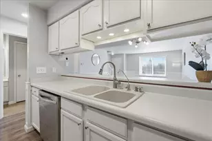 6941 Chester Dr, Madison, WI 53719 - Photo 11