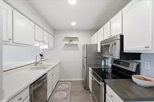 6941 Chester Dr, Madison, WI 53719 - Photo 9