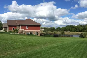 205 Savannah Pkwy, Deerfield, WI 53531 - Photo 17