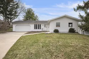 5 Yorktown Cir, Madison, WI 53711 - Photo 1