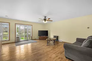 5 Yorktown Cir, Madison, WI 53711 - Photo 11