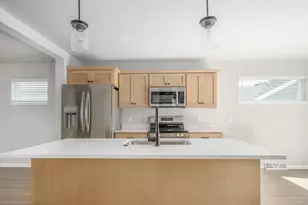 7731 Starnova Dr, Madison, WI 53719 - Photo 5