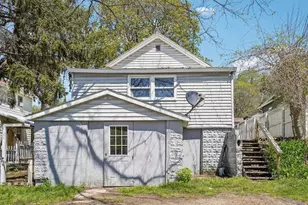 327 8th Ave, Baraboo, WI 53913 - Photo 17