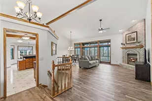 W14116 Selwood Dr, Prairie Du Sac, WI 53578 - Photo 3