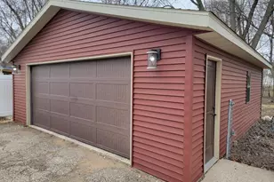 2277 Pioneer Dr, Beloit, WI 53511 - Photo 21