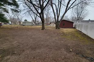 2277 Pioneer Dr, Beloit, WI 53511 - Photo 25