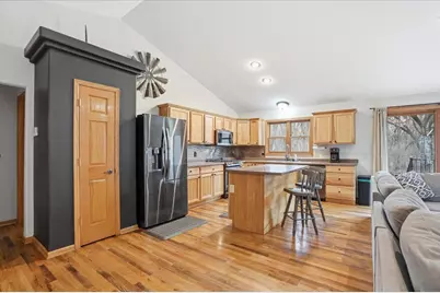 W9072 Hilltop Road, Portage, WI 53901 - Photo 9