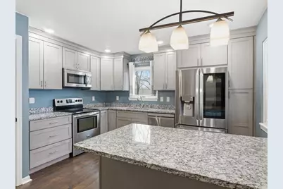 1112 Lombardi Way, Waukesha, WI 53186 - Photo 9