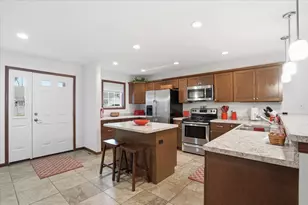 178 Elliott Ln, Oregon, WI 53575 - Photo 5