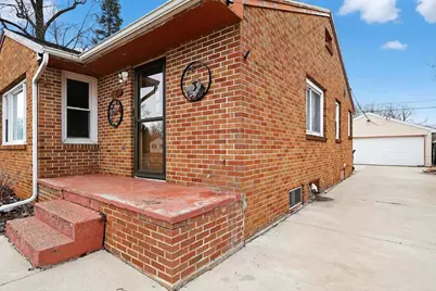 2020 S Cottage Avenue, Beloit, WI 53511 - Photo 5