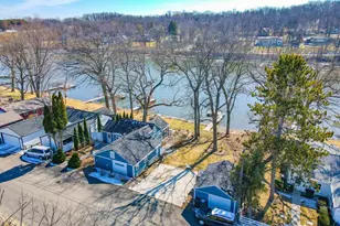 382 E Richardson Springs Rd, Edgerton, WI 53534 - Photo 9