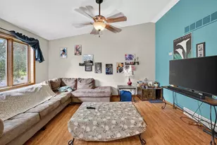 604 Robin Dr, Sun Prairie, WI 53590 - Photo 3