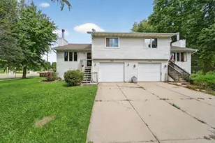 604 Robin Dr, Sun Prairie, WI 53590 - Photo 1