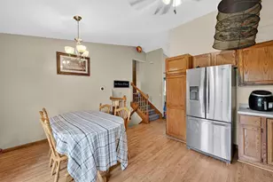 604 Robin Dr, Sun Prairie, WI 53590 - Photo 9