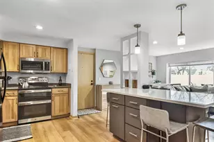 1014 Spaight St, Madison, WI 53703 - Photo 7