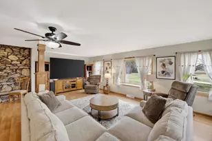 W6904 Schwemmer Ln, Fort Atkinson, WI 53538 - Photo 5