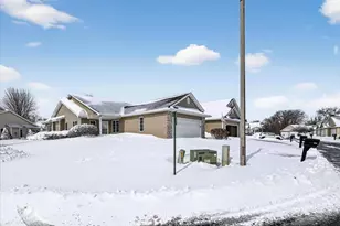 608 Springbrook Cir, DeForest, WI 53532 - Photo 41