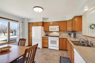 509 Westlawn Dr, Cottage Grove, WI 53527 - Photo 9