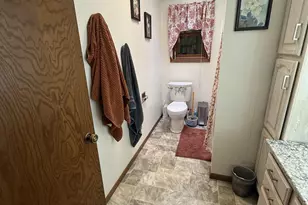 506 N Brooklyn Ave, Elroy, WI 53929 - Photo 17