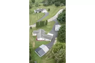 506 N Brooklyn Ave, Elroy, WI 53929 - Photo 3