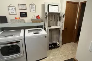 506 N Brooklyn Ave, Elroy, WI 53929 - Photo 21