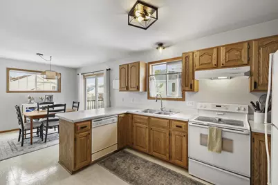 5121 Ridge Oak Drive, Madison, WI 53704 - Photo 11