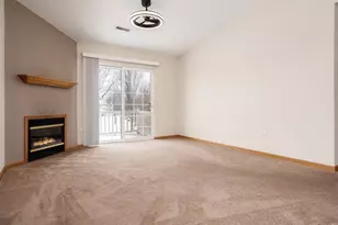 2530 Edgewood Dr, Beloit, WI 53511 - Photo 7