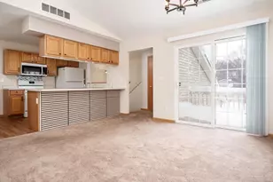 2530 Edgewood Dr, Beloit, WI 53511 - Photo 19