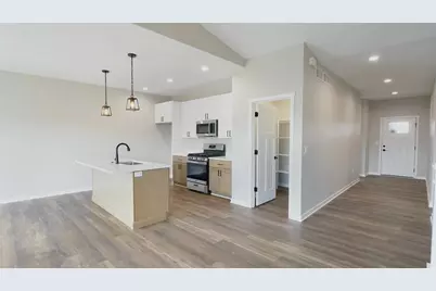 3822 N Woodbury Lane, Janesville, WI 53545 - Photo 5