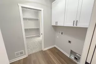 3822 N Woodbury Ln, Janesville, WI 53545 - Photo 11