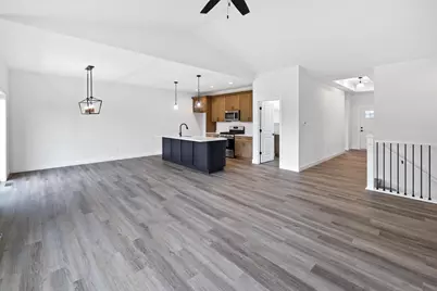 3822 N Woodbury Lane, Janesville, WI 53545 - Photo 9