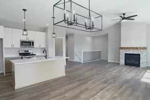 3822 N Woodbury Ln, Janesville, WI 53545 - Photo 9