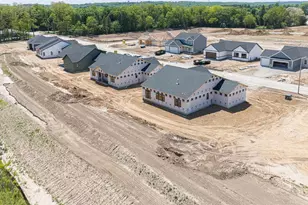 3822 N Woodbury Ln, Janesville, WI 53545 - Photo 3