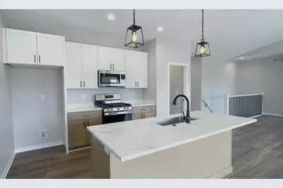 3822 N Woodbury Lane, Janesville, WI 53545 - Photo 9