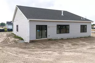 3822 N Woodbury Ln, Janesville, WI 53545 - Photo 7