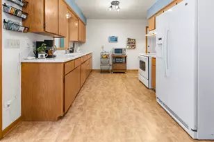 585 N Perry Pkwy, Oregon, WI 53575 - Photo 11